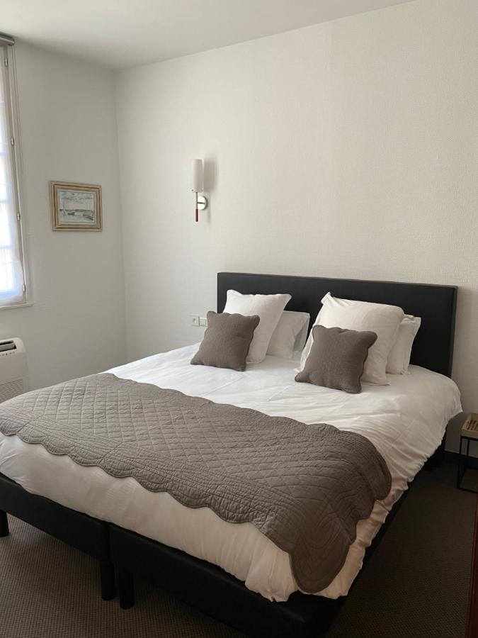 Hotel Jean De Bruges Saint-Riquier ภายนอก รูปภาพ