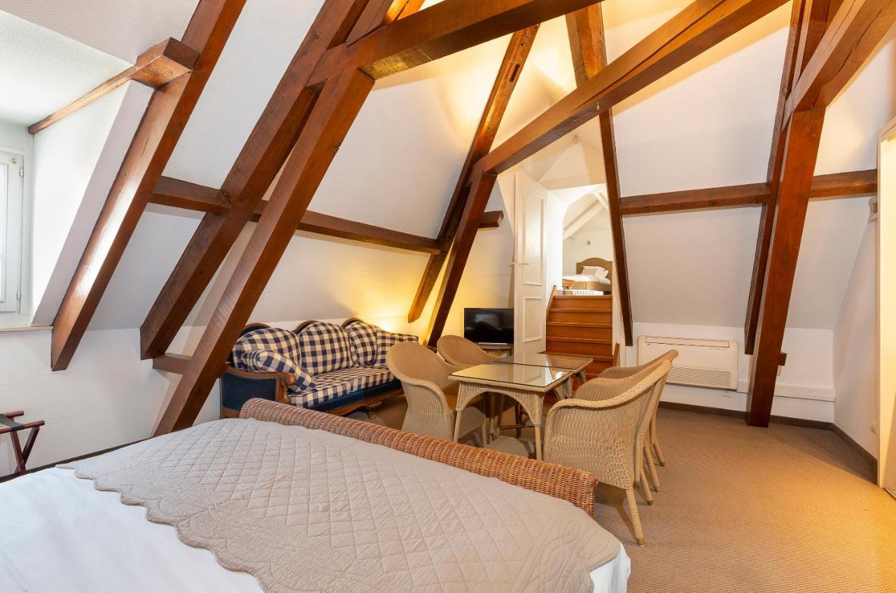 Hotel Jean De Bruges Saint-Riquier ภายนอก รูปภาพ